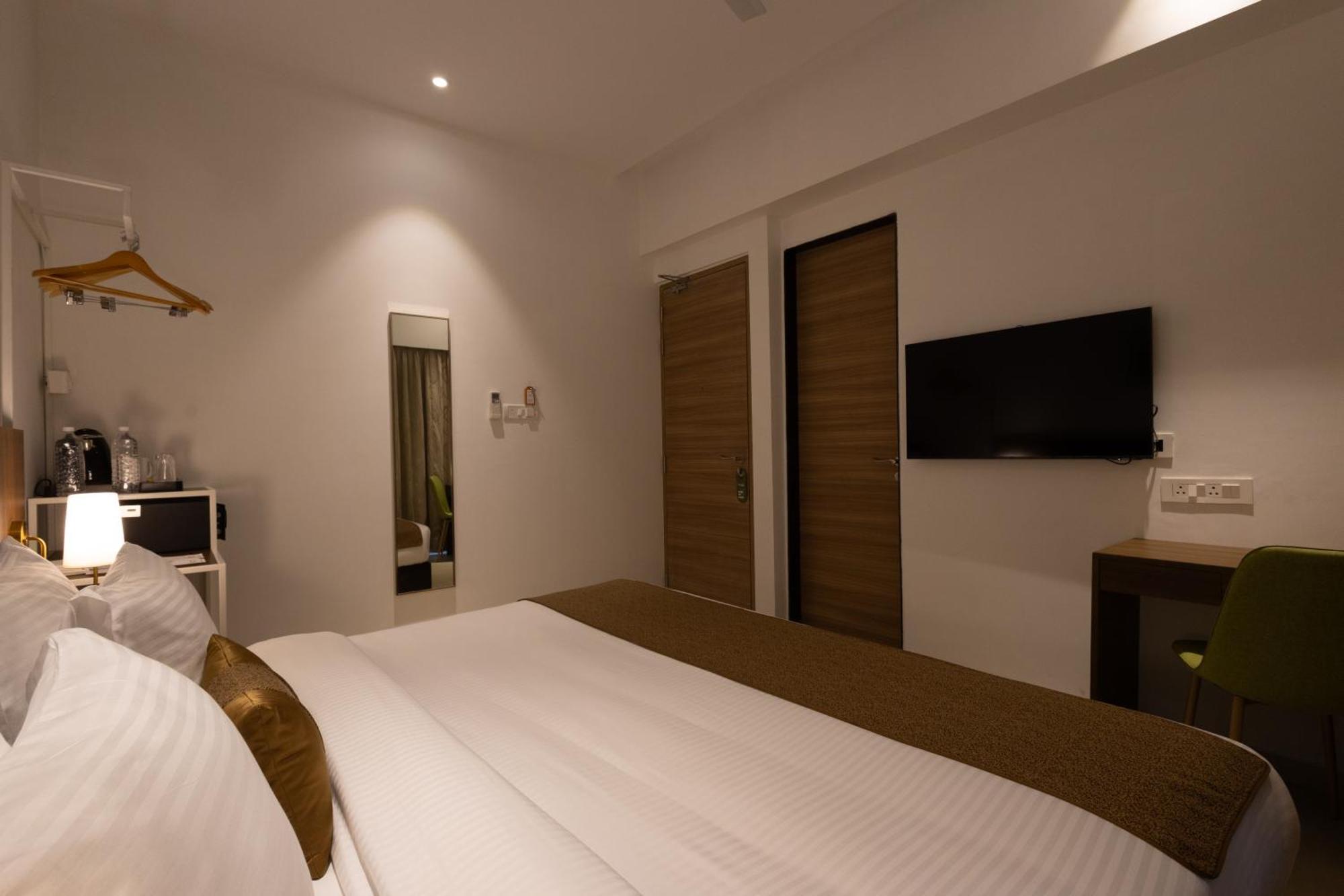 Freesia Residency By Express Inn - Navi Mumbai Exterior foto